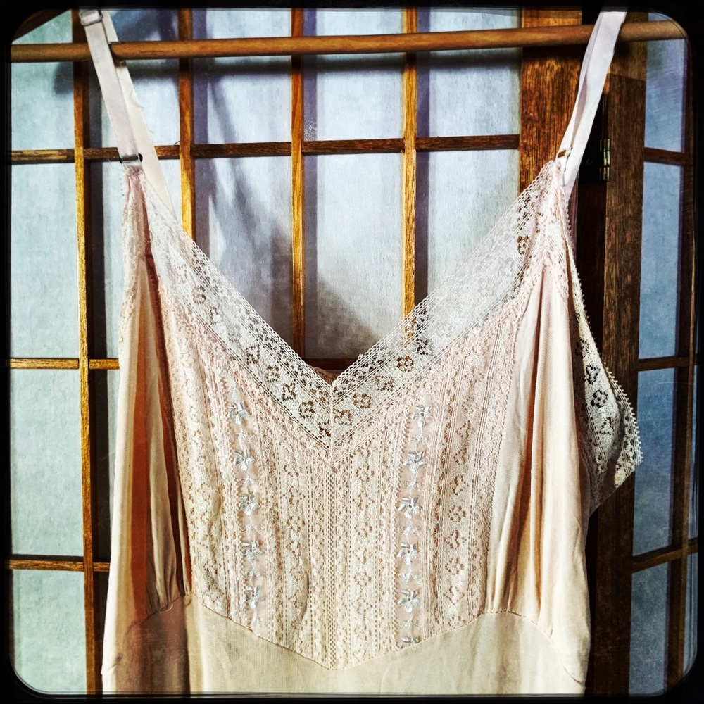 Vintage XS pale pink slip.